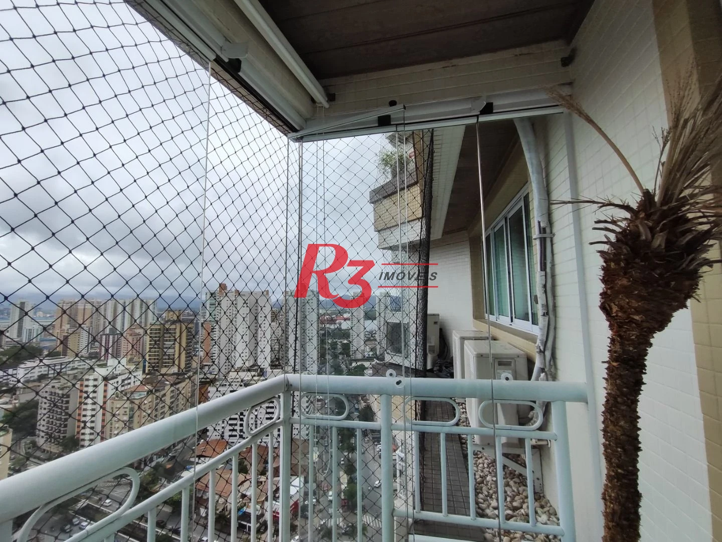 R3 REAL ESTATE VENDE! Apartamento andar alto com Vista Mar 3 dormitórios à venda, 199 m² por R$ 2.765.000 - Ponta da Praia - Santos/SP