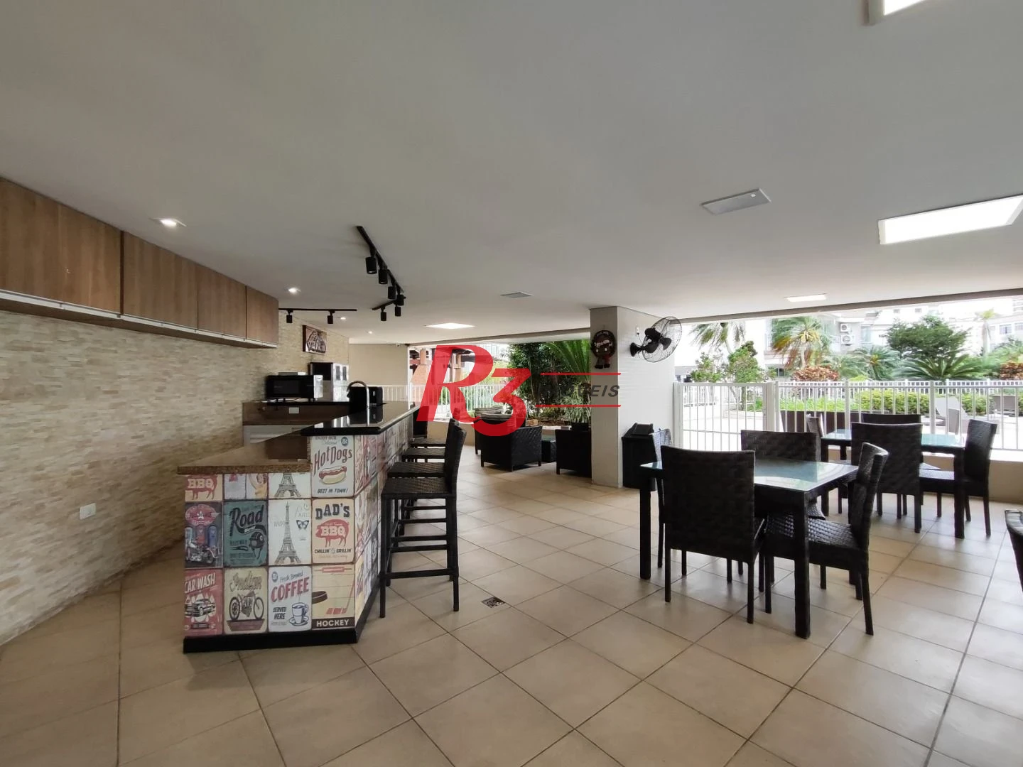 R3 REAL ESTATE VENDE! Apartamento andar alto com Vista Mar 3 dormitórios à venda, 199 m² por R$ 2.765.000 - Ponta da Praia - Santos/SP