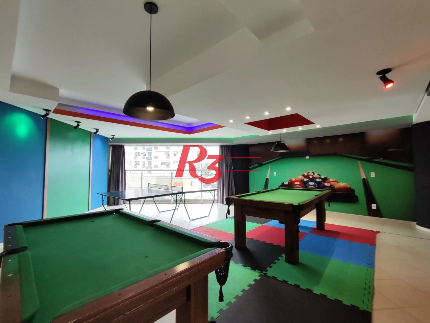 R3 REAL ESTATE VENDE! Apartamento andar alto com Vista Mar 3 dormitórios à venda, 199 m² por R$ 2.765.000 - Ponta da Praia - Santos/SP