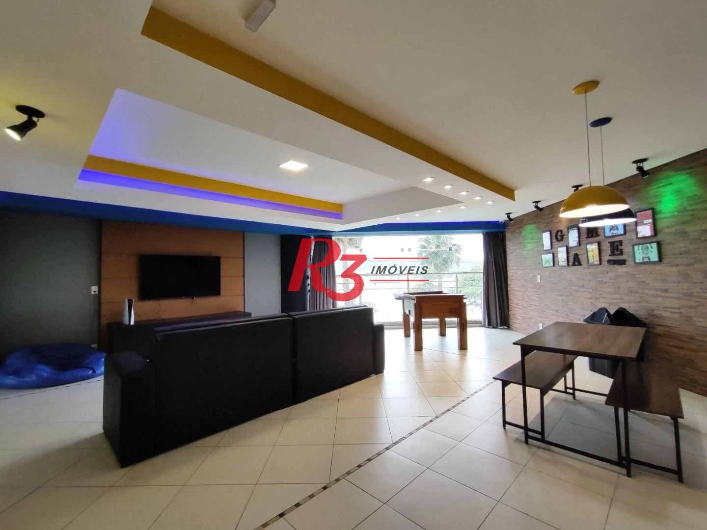 R3 REAL ESTATE VENDE! Apartamento andar alto com Vista Mar 3 dormitórios à venda, 199 m² por R$ 2.765.000 - Ponta da Praia - Santos/SP