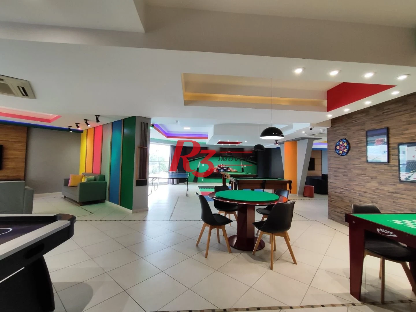 R3 REAL ESTATE VENDE! Apartamento andar alto com Vista Mar 3 dormitórios à venda, 199 m² por R$ 2.765.000 - Ponta da Praia - Santos/SP