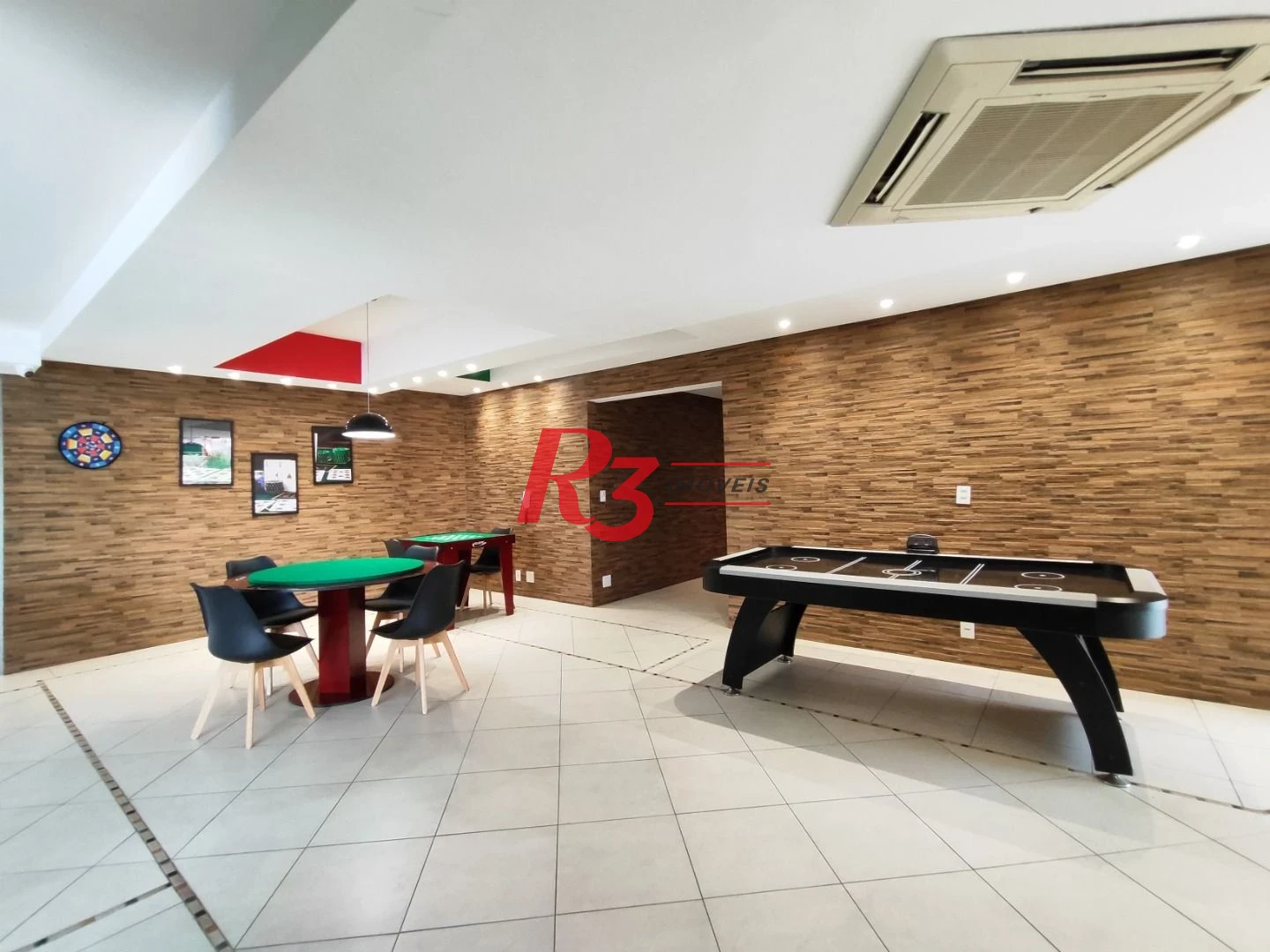 R3 REAL ESTATE VENDE! Apartamento andar alto com Vista Mar 3 dormitórios à venda, 199 m² por R$ 2.765.000 - Ponta da Praia - Santos/SP