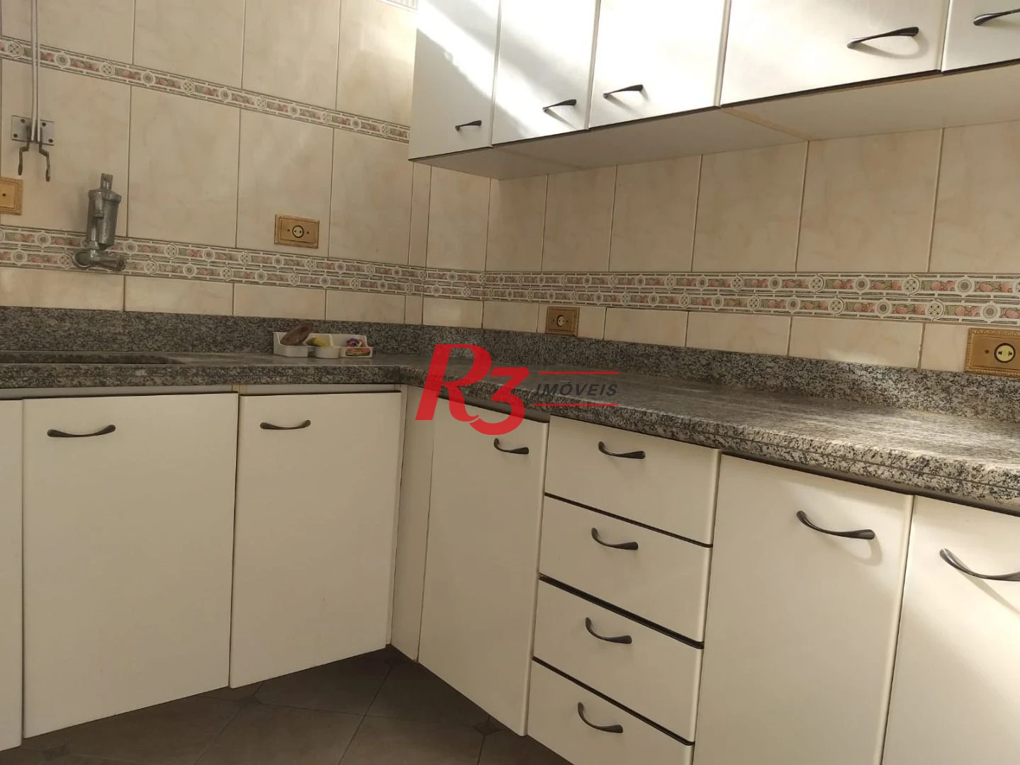 Apartamento com 1 dormitório para alugar, 63 m² por R$ 4.065,00/mês - José Menino - Santos/SP