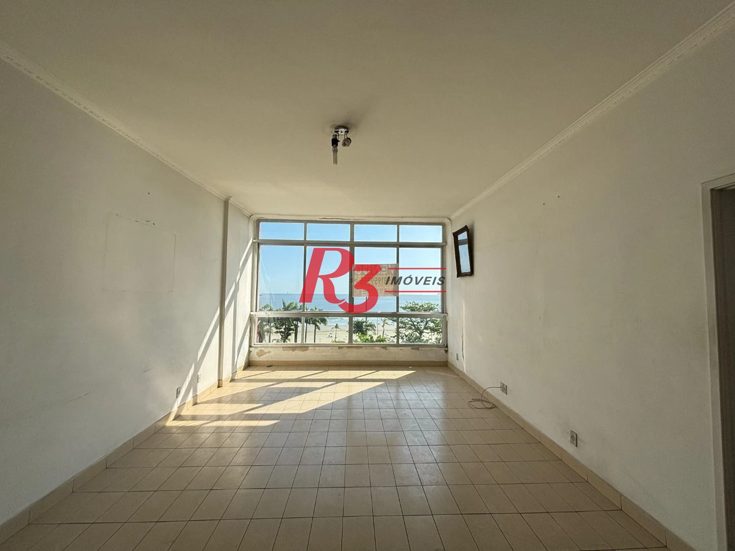 Apartamento com 2 dormitórios frente praia - Embaré - Santos