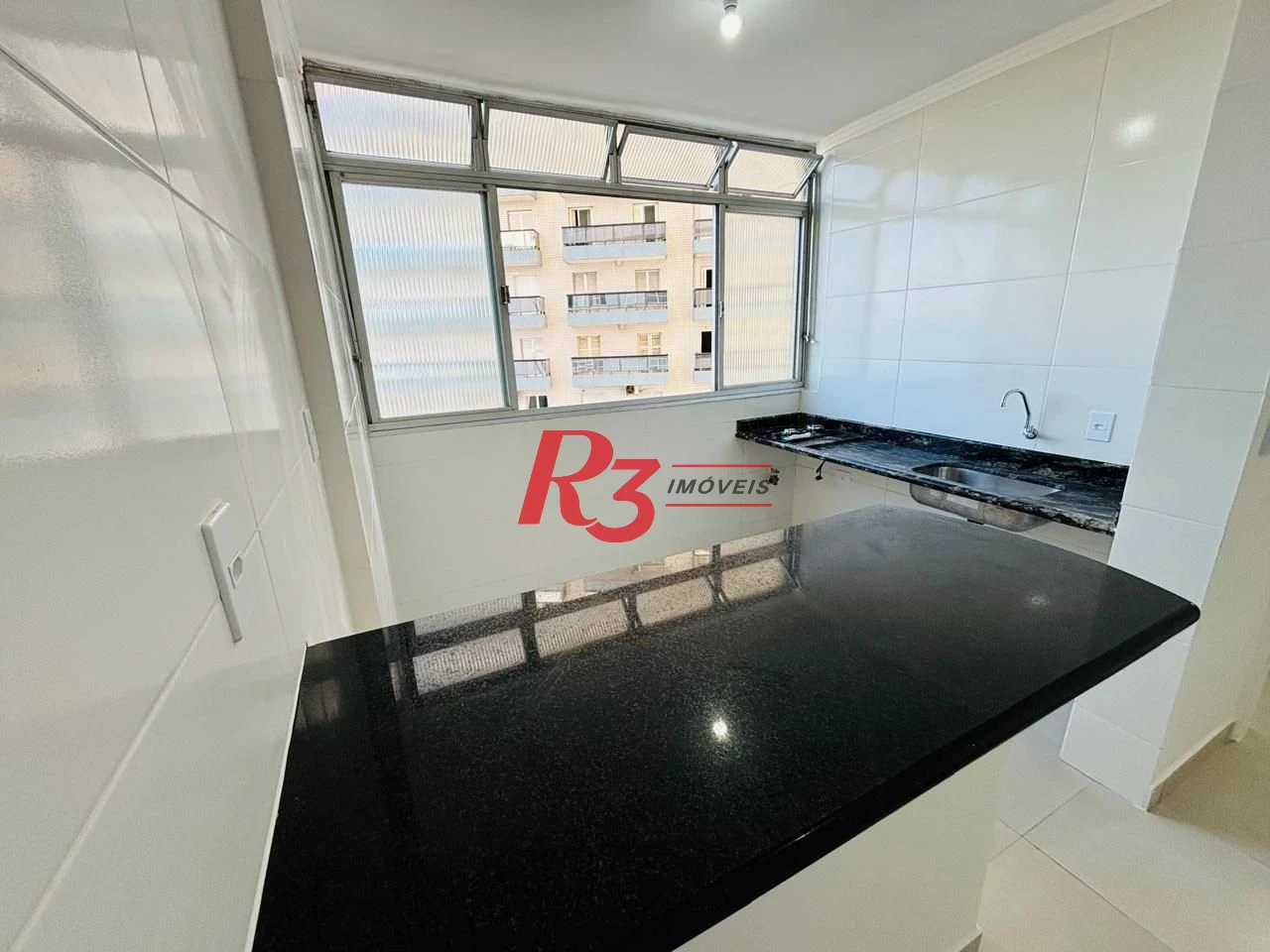 Apartamento com 1 dormitório à venda, 42 m² por R$ 390.000,00 - José Menino - Santos/SP