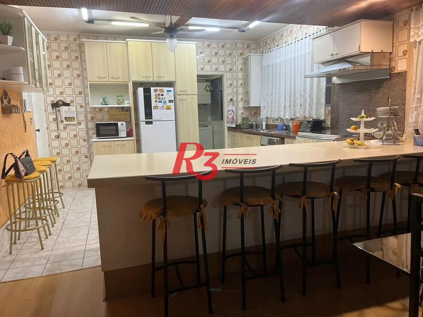 Apartamento com 3 dormitórios à venda, 133 m² por R$ 690.000,00 - Gonzaga - Santos/SP