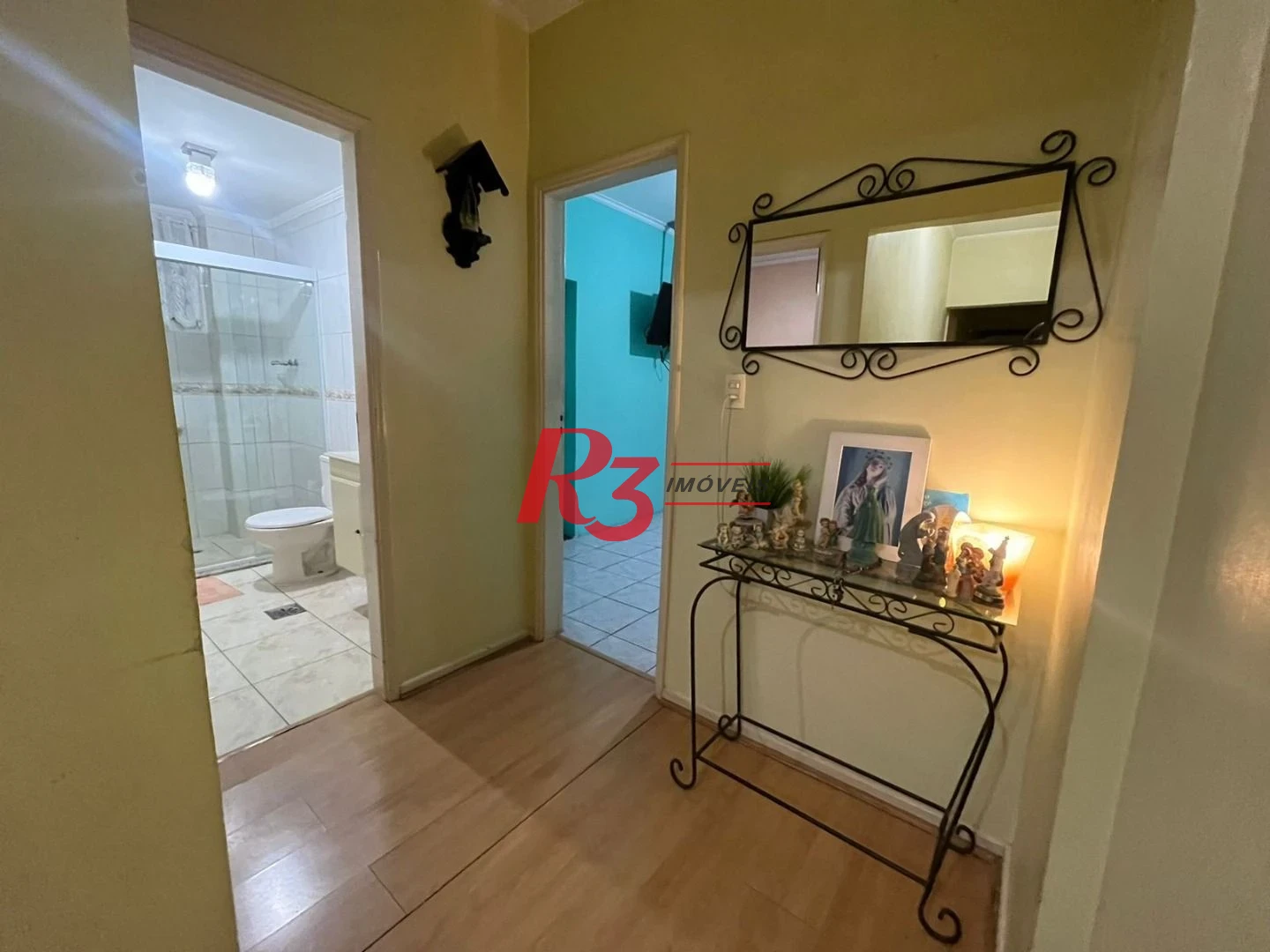 Apartamento com 3 dormitórios à venda, 133 m² por R$ 690.000,00 - Gonzaga - Santos/SP