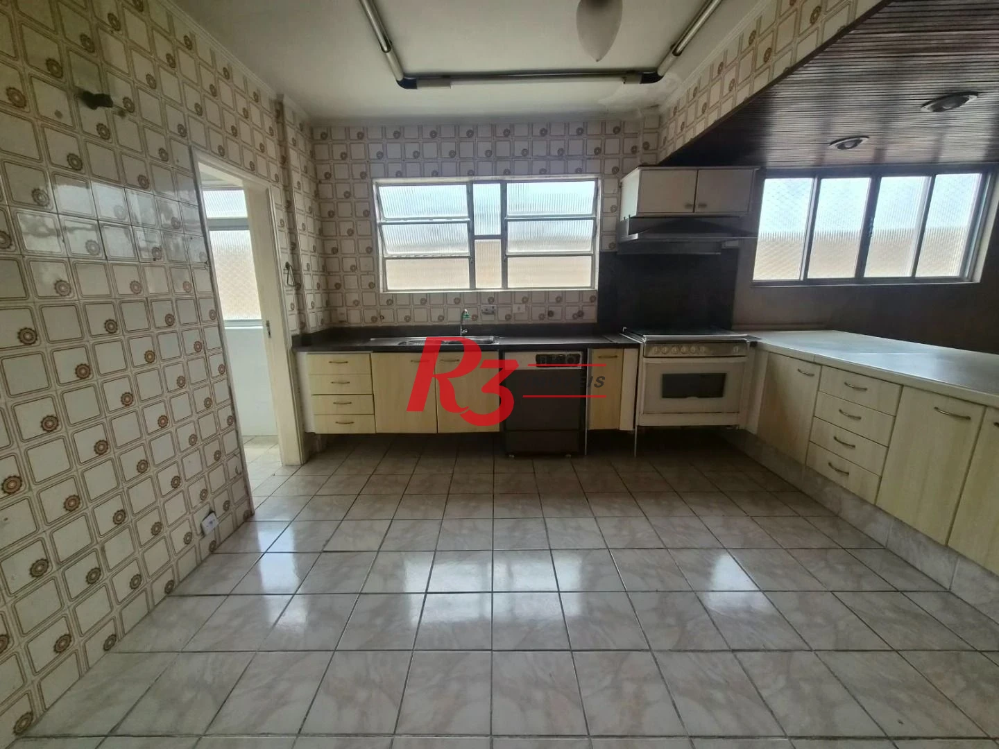 Apartamento com 3 dormitórios à venda, 151 m² por R$ 650.000,00 - Gonzaga - Santos/SP