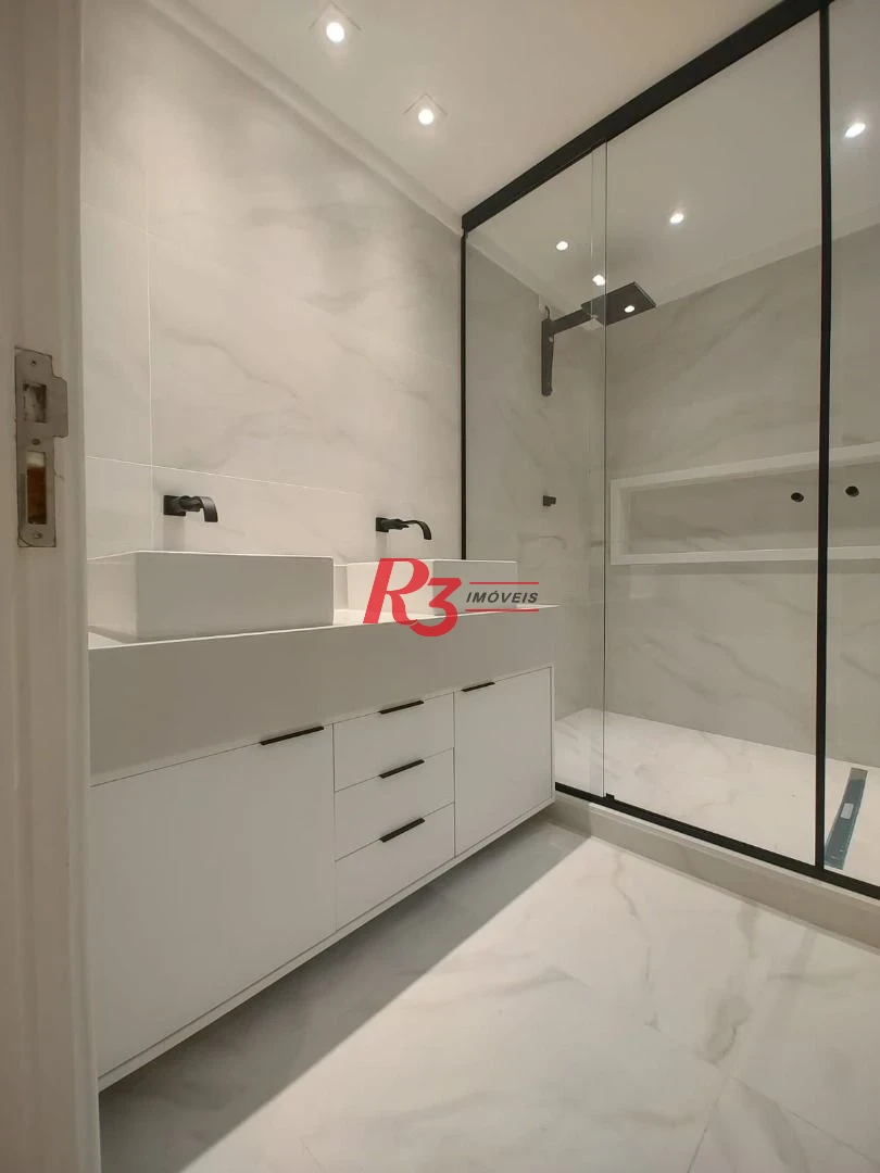 Apartamento com 3 dormitórios à venda, 160 m² por R$ 1.890.000,00 - Pompéia - Santos/SP