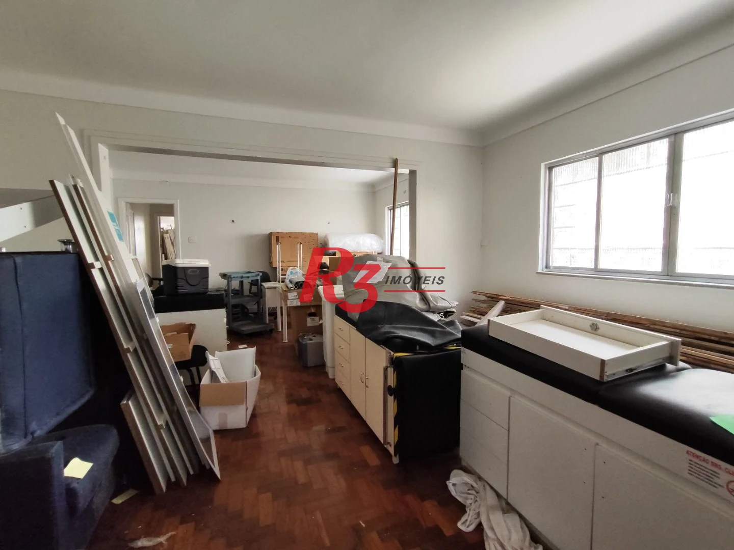 R3 REAL ESTATE VENDE! Sobrado com 3 dormitórios, 346 m² por R$ 4.640.000 - Boqueirão - Santos/SP