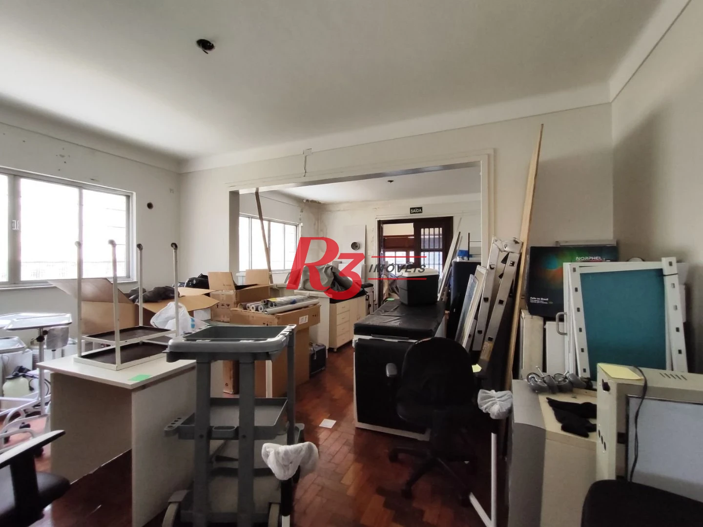 R3 REAL ESTATE VENDE! Sobrado com 3 dormitórios, 346 m² por R$ 4.640.000 - Boqueirão - Santos/SP