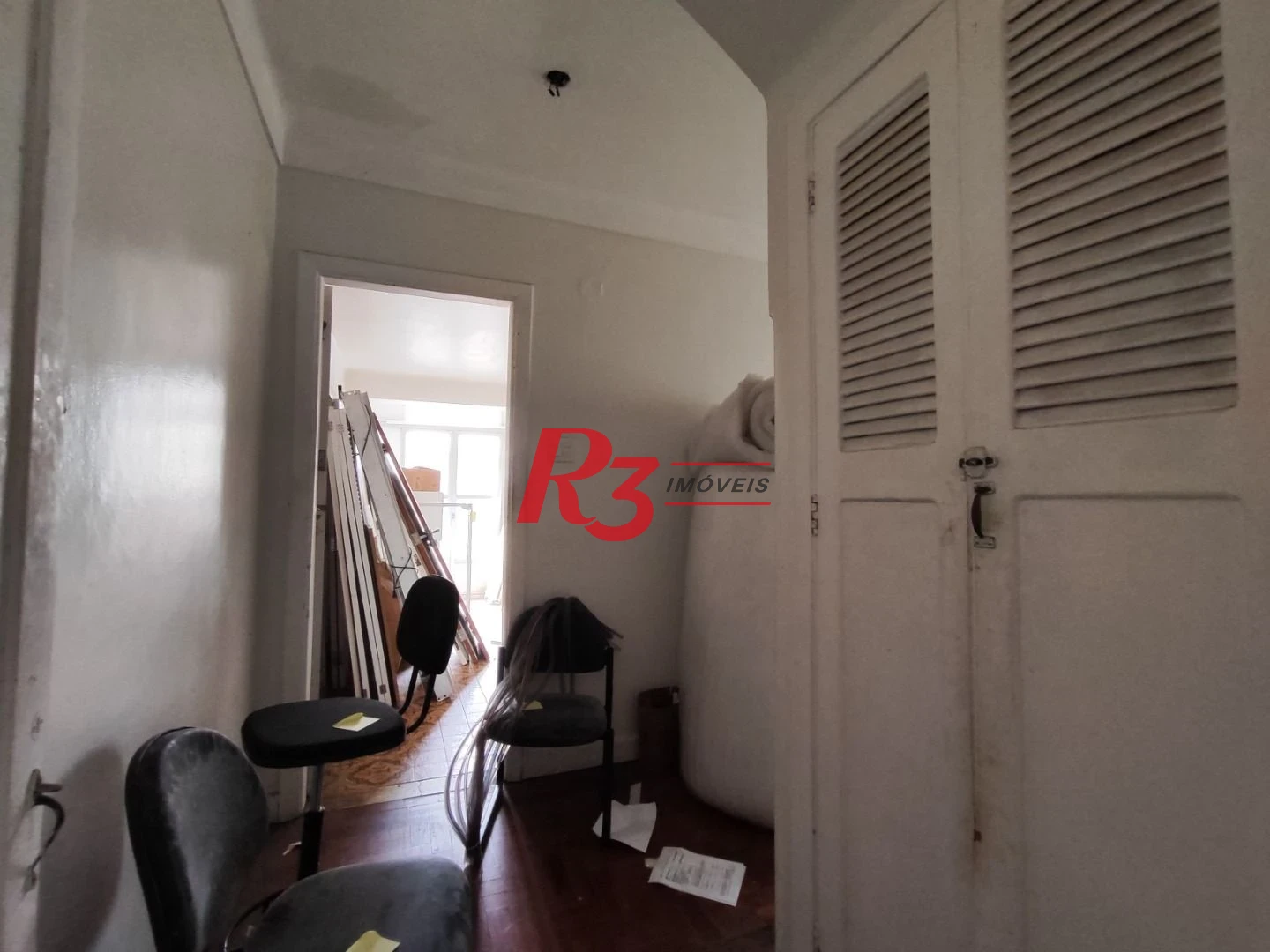 R3 REAL ESTATE VENDE! Sobrado com 3 dormitórios, 346 m² por R$ 4.640.000 - Boqueirão - Santos/SP