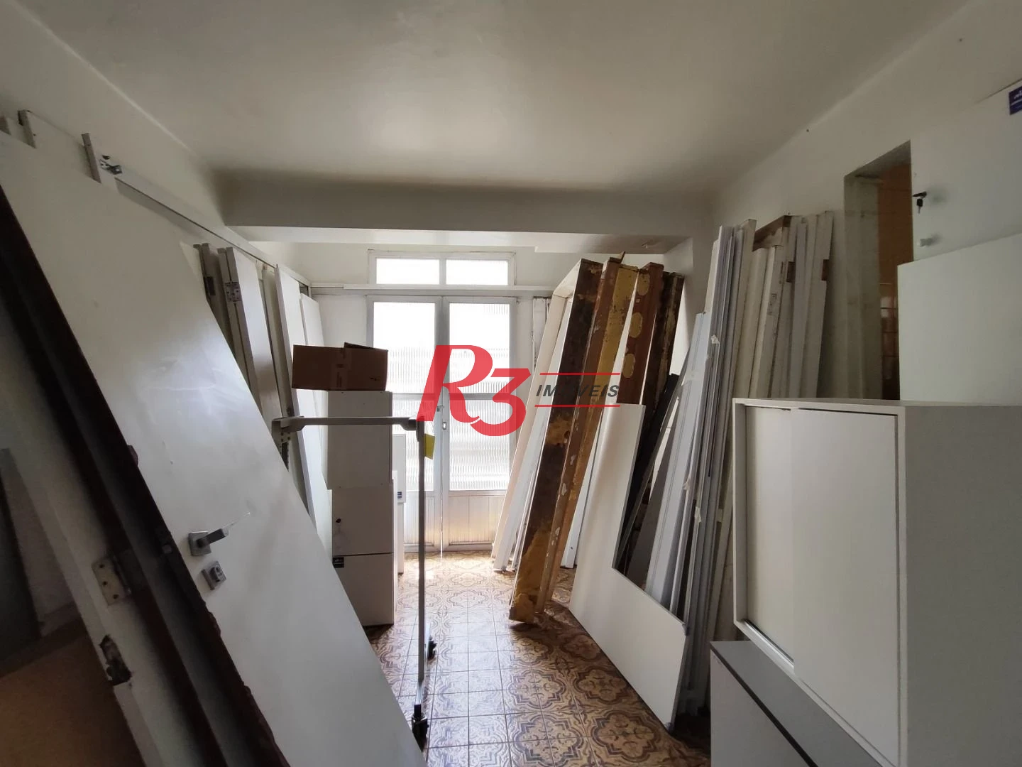 R3 REAL ESTATE VENDE! Sobrado com 3 dormitórios, 346 m² por R$ 4.640.000 - Boqueirão - Santos/SP