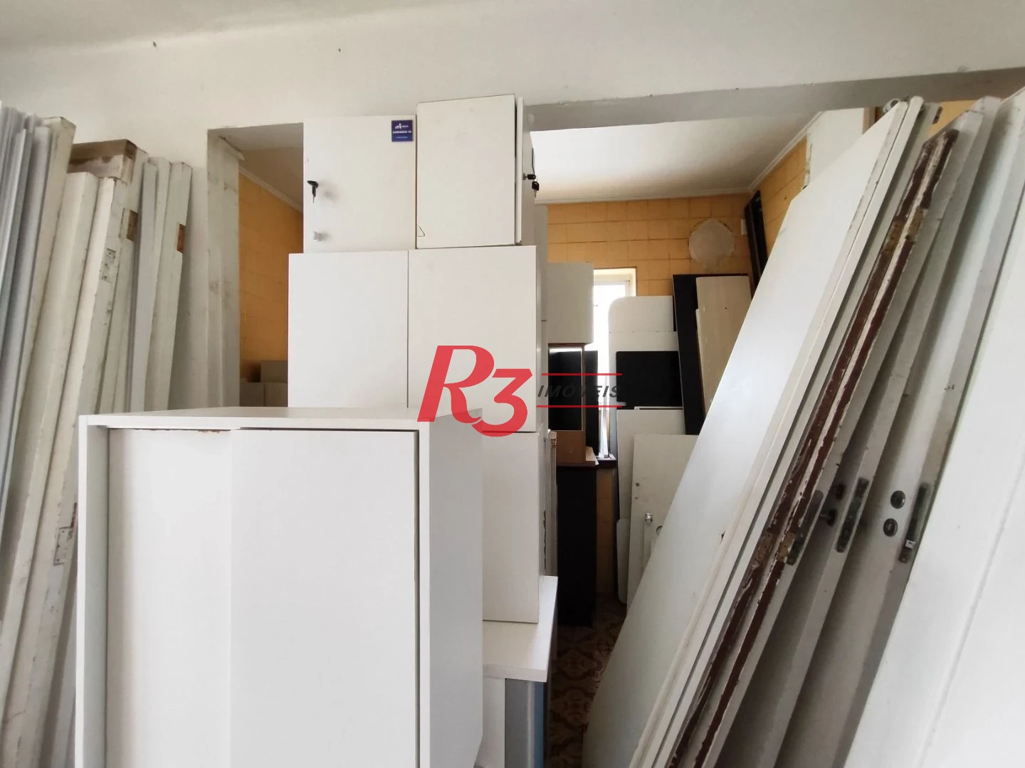 R3 REAL ESTATE VENDE! Sobrado com 3 dormitórios, 346 m² por R$ 4.640.000 - Boqueirão - Santos/SP