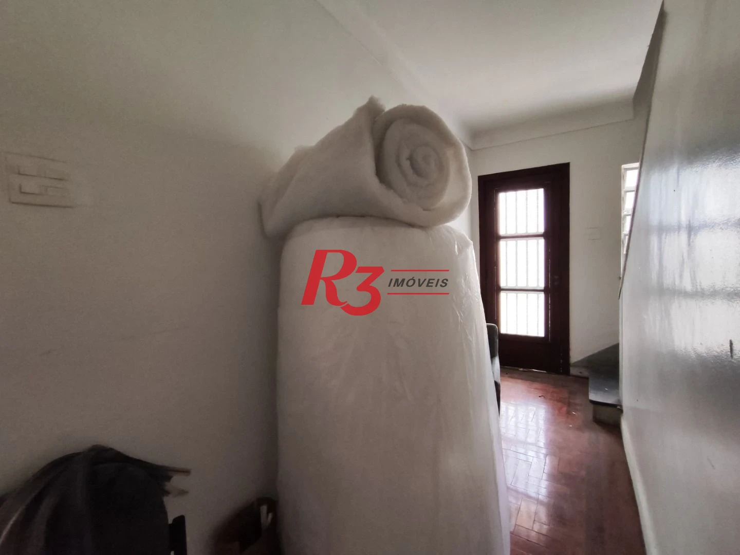 R3 REAL ESTATE VENDE! Sobrado com 3 dormitórios, 346 m² por R$ 4.640.000 - Boqueirão - Santos/SP