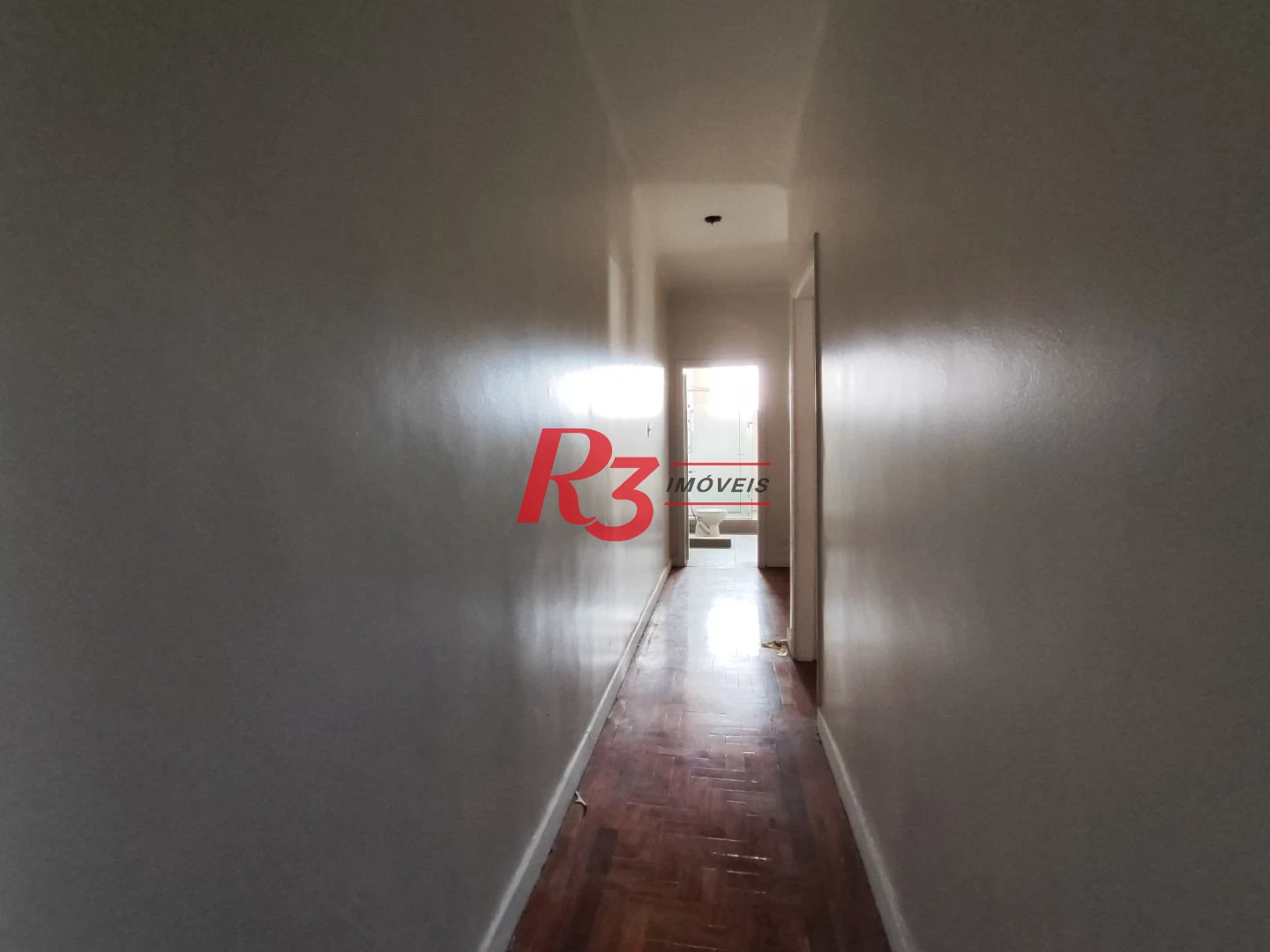 R3 REAL ESTATE VENDE! Sobrado com 3 dormitórios, 346 m² por R$ 4.640.000 - Boqueirão - Santos/SP