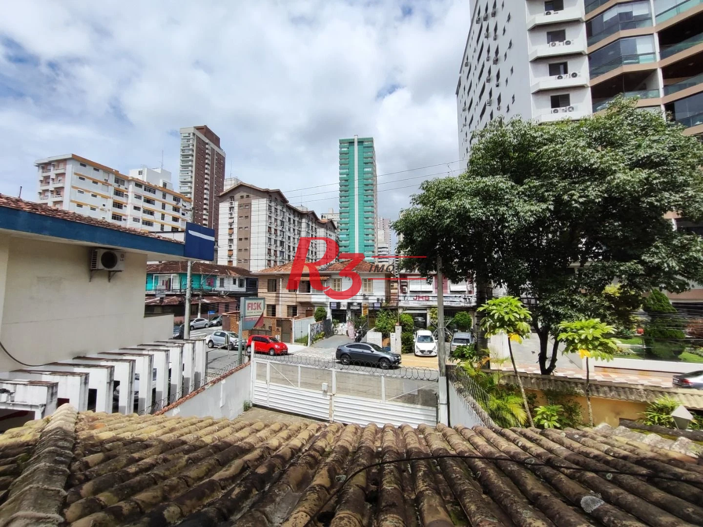 R3 REAL ESTATE VENDE! Sobrado com 3 dormitórios, 346 m² por R$ 4.640.000 - Boqueirão - Santos/SP