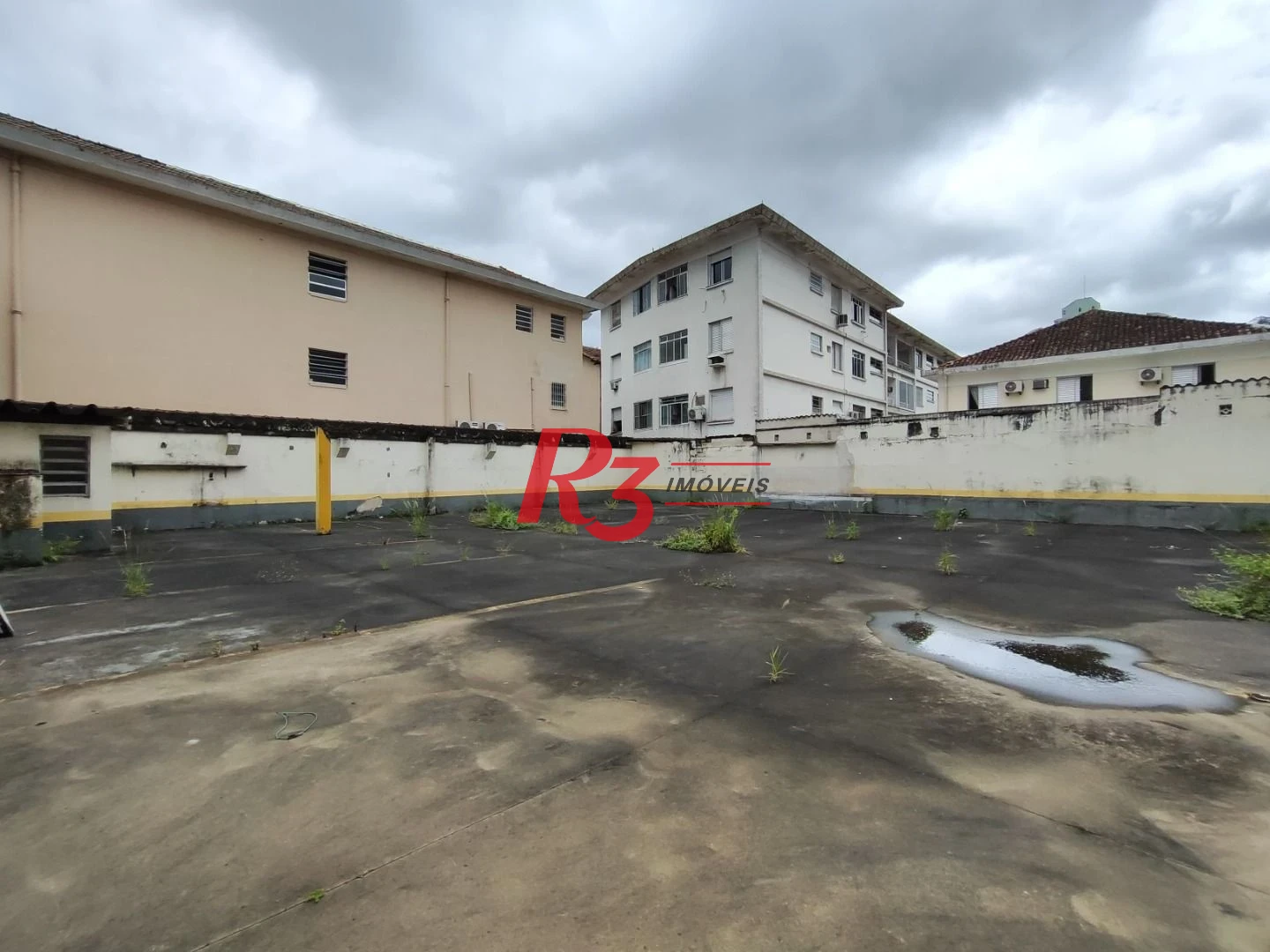 R3 REAL ESTATE VENDE! Sobrado com 3 dormitórios, 346 m² por R$ 4.640.000 - Boqueirão - Santos/SP