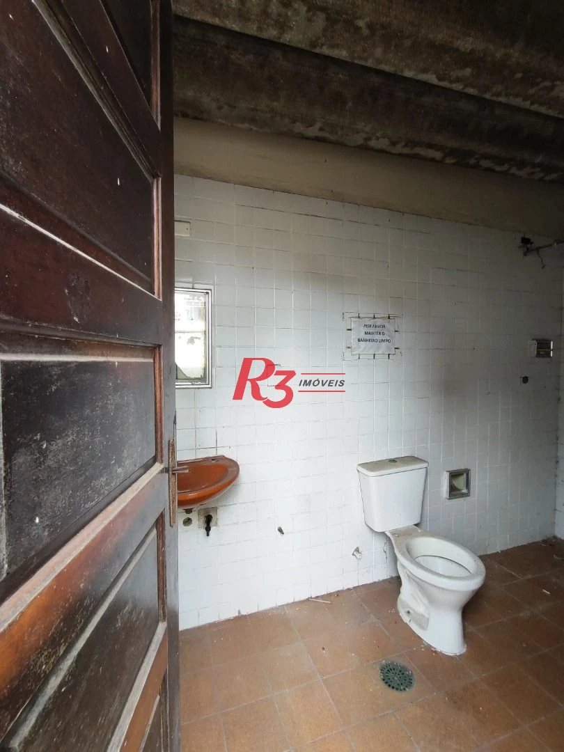 R3 REAL ESTATE VENDE! Sobrado com 3 dormitórios, 346 m² por R$ 4.640.000 - Boqueirão - Santos/SP