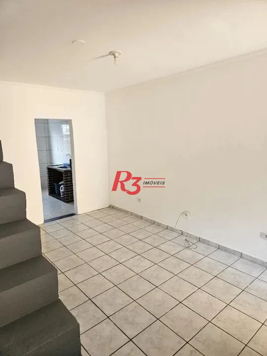 Sobrado com 2 dormitórios à venda, 69 m² por R$ 320.000,00 - Chico de Paula - Santos/SP