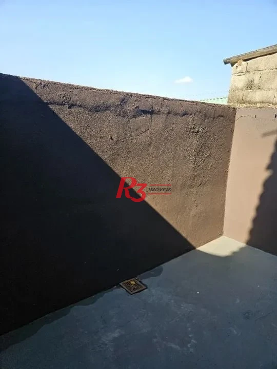 Sobrado com 2 dormitórios à venda, 69 m² por R$ 320.000,00 - Chico de Paula - Santos/SP