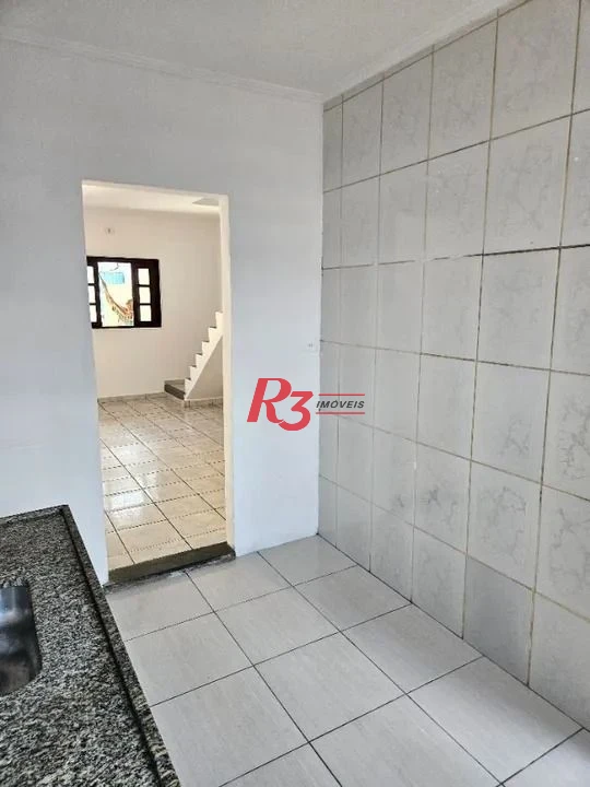 Sobrado com 2 dormitórios à venda, 69 m² por R$ 320.000,00 - Chico de Paula - Santos/SP