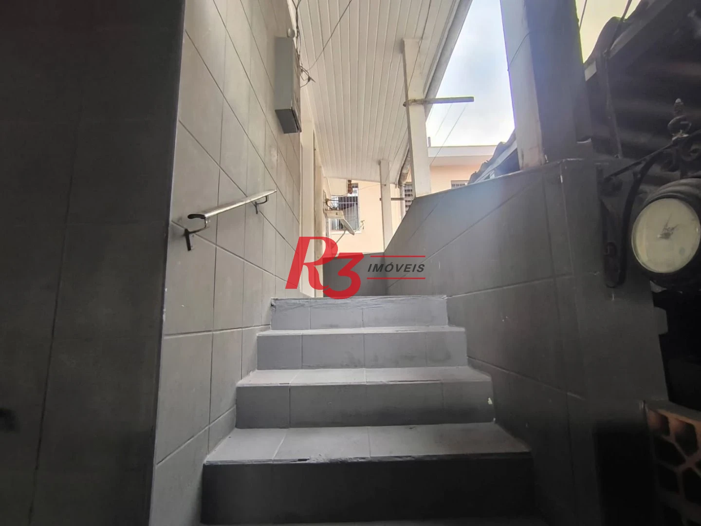 Sobrado com 4 dormitórios à venda, 130 m² por R$ 586.000,00 - Campo Grande - Santos/SP