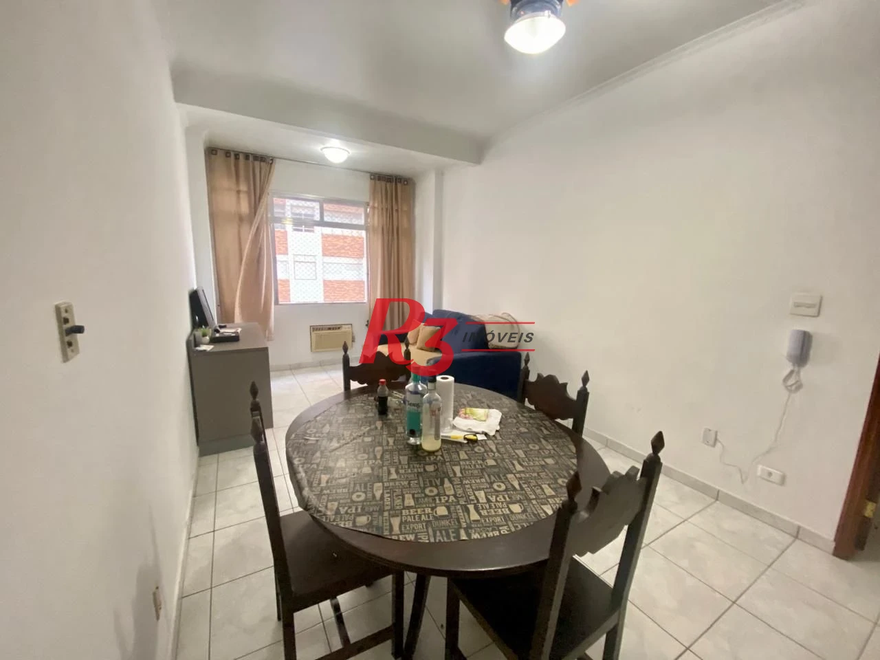 Apartamento com 2 dormitórios na quadra da praia, 82 m² por R$ 648.000 - Gonzaga - Santos/SP