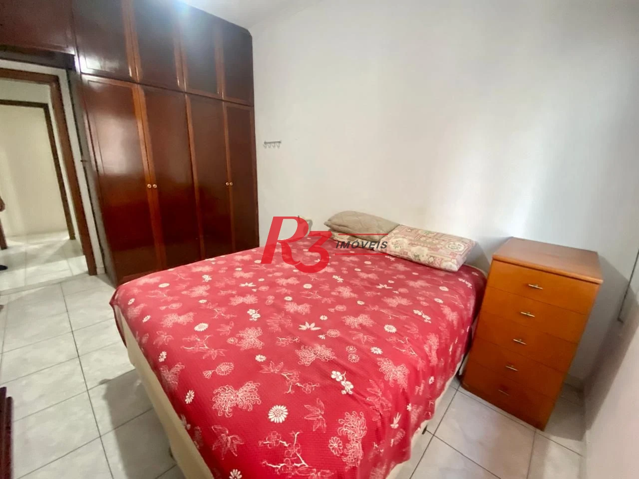 Apartamento com 2 dormitórios na quadra da praia, 82 m² por R$ 648.000 - Gonzaga - Santos/SP