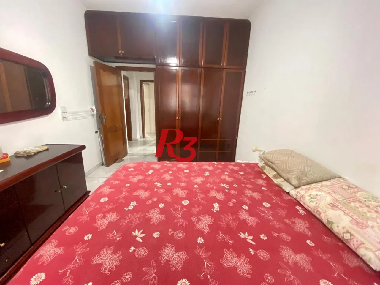 Apartamento com 2 dormitórios na quadra da praia, 82 m² por R$ 648.000 - Gonzaga - Santos/SP