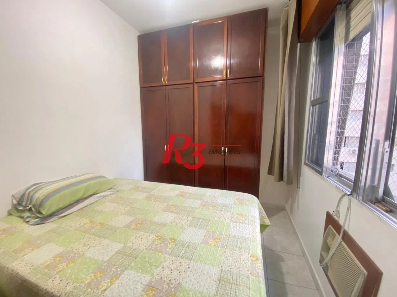 Apartamento com 2 dormitórios na quadra da praia, 82 m² por R$ 648.000 - Gonzaga - Santos/SP