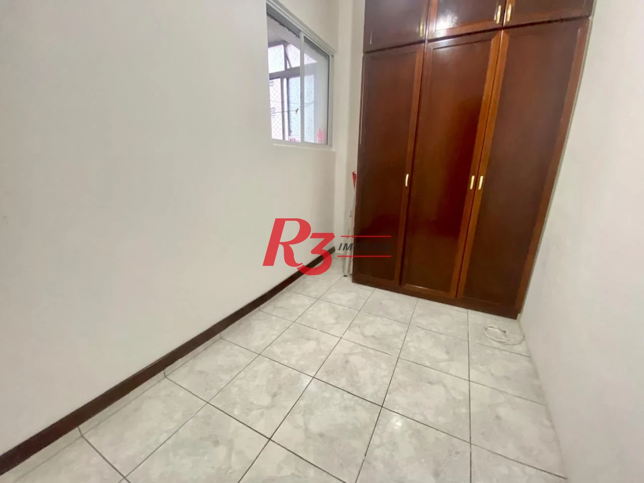 Apartamento com 2 dormitórios na quadra da praia, 82 m² por R$ 648.000 - Gonzaga - Santos/SP