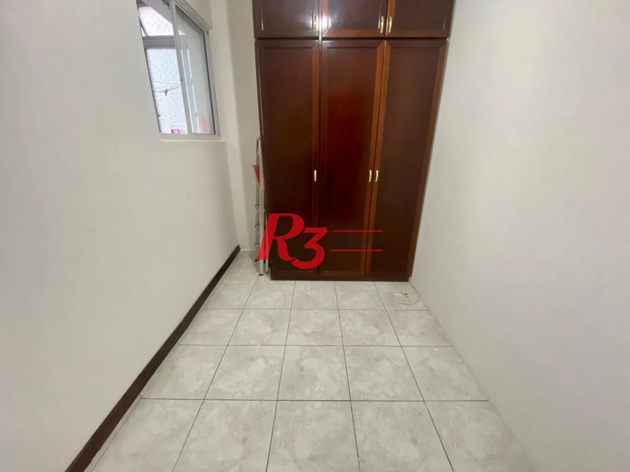 Apartamento com 2 dormitórios na quadra da praia, 82 m² por R$ 648.000 - Gonzaga - Santos/SP
