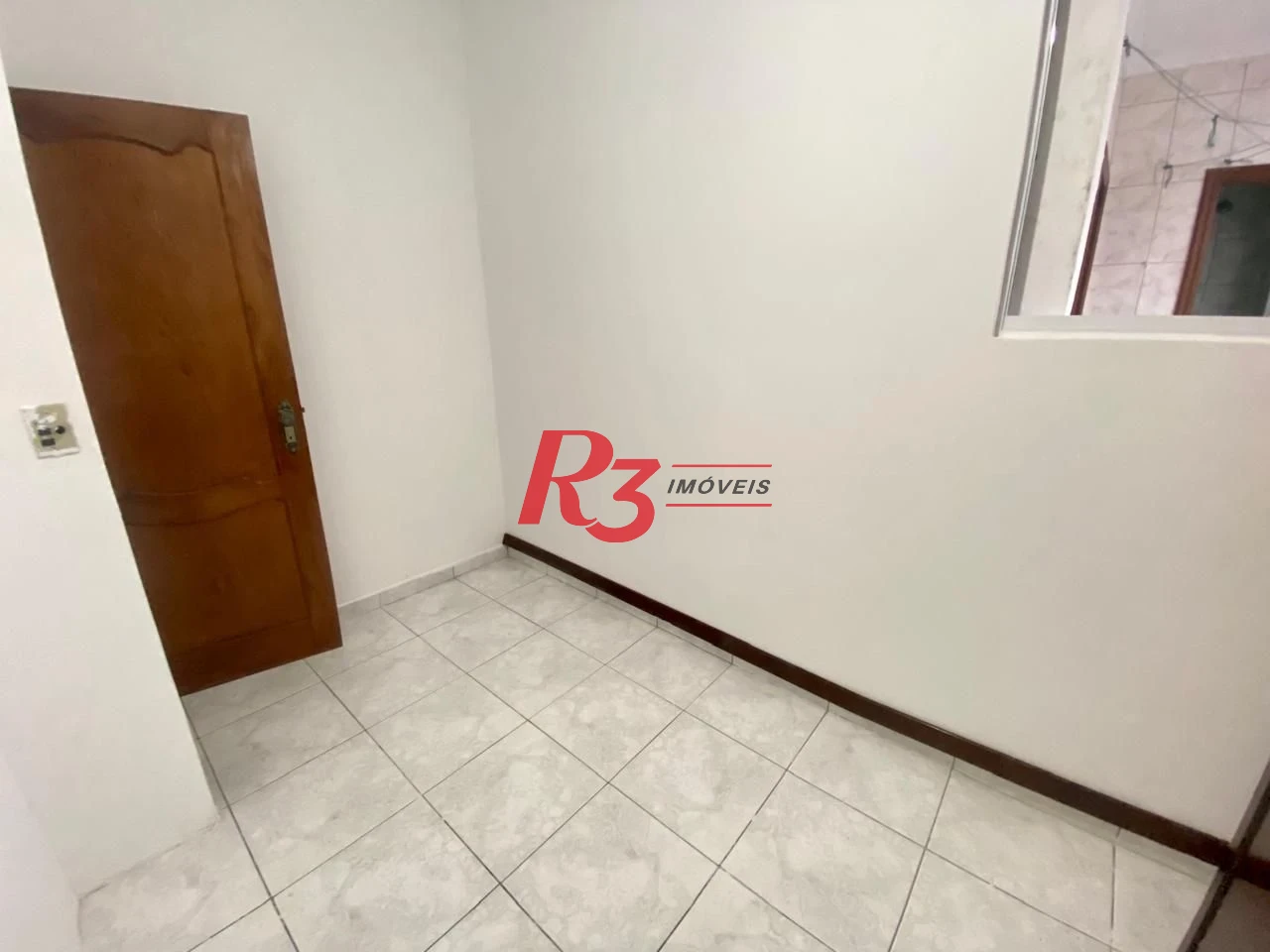 Apartamento com 2 dormitórios na quadra da praia, 82 m² por R$ 648.000 - Gonzaga - Santos/SP