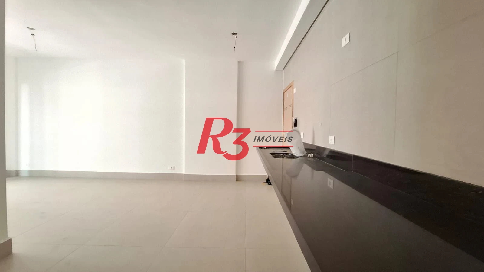 Apartamento novo à venda, 2 quartos (1 suite), próximo à praia, José Menino, Santos SP