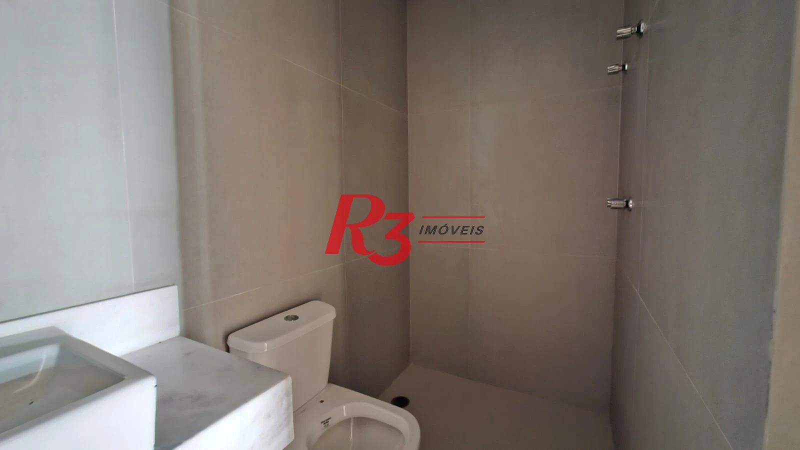 Apartamento novo à venda, 2 quartos (1 suite), próximo à praia, José Menino, Santos SP