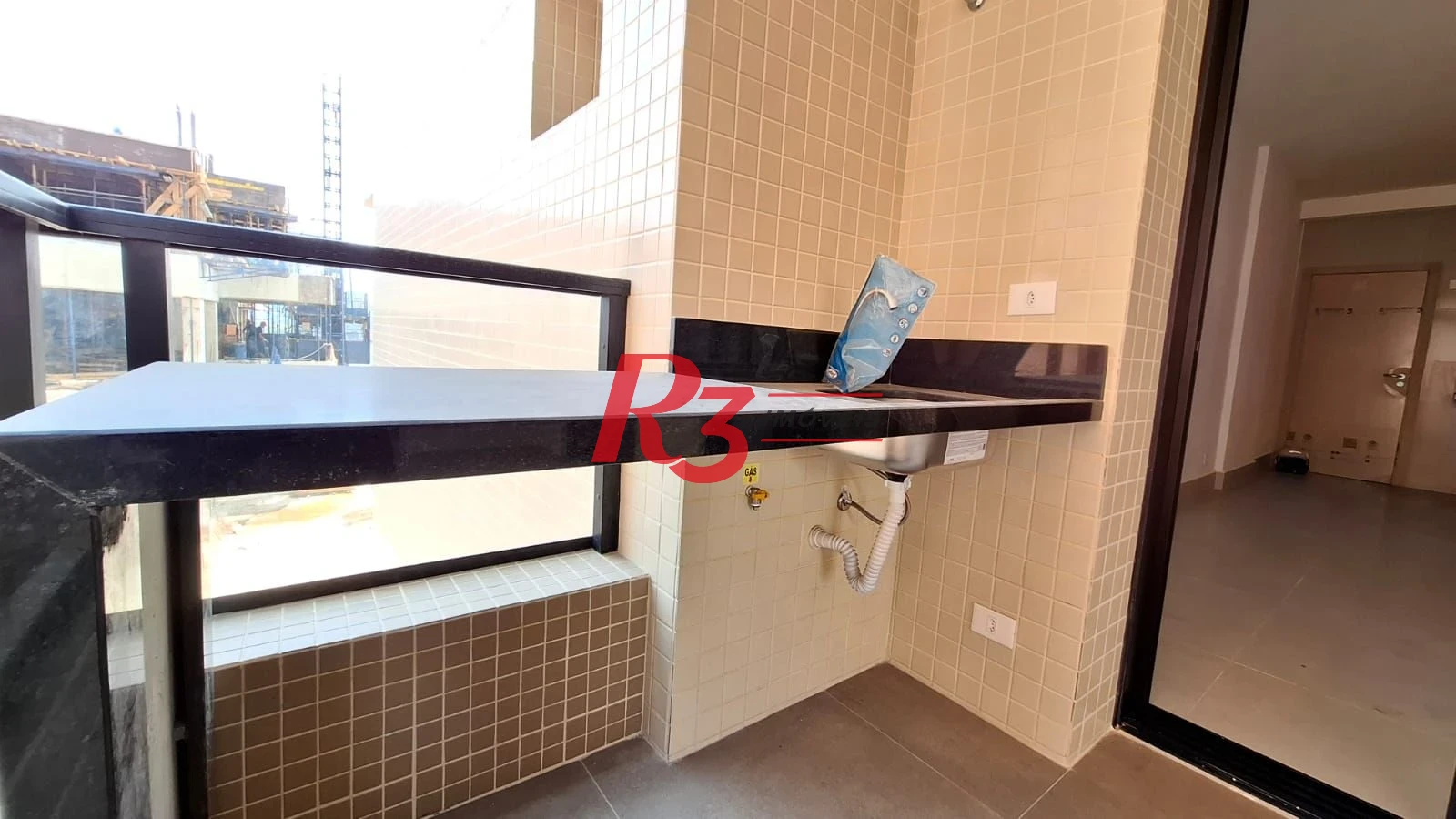 Apartamento novo à venda, 2 quartos (1 suite), próximo à praia, José Menino, Santos SP