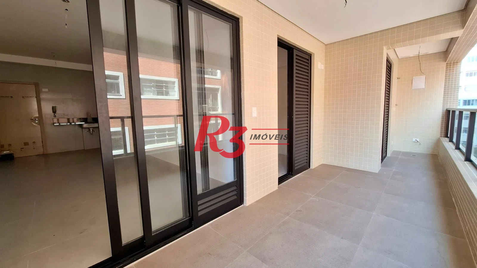 Apartamento novo à venda, 2 quartos (1 suite), próximo à praia, José Menino, Santos SP