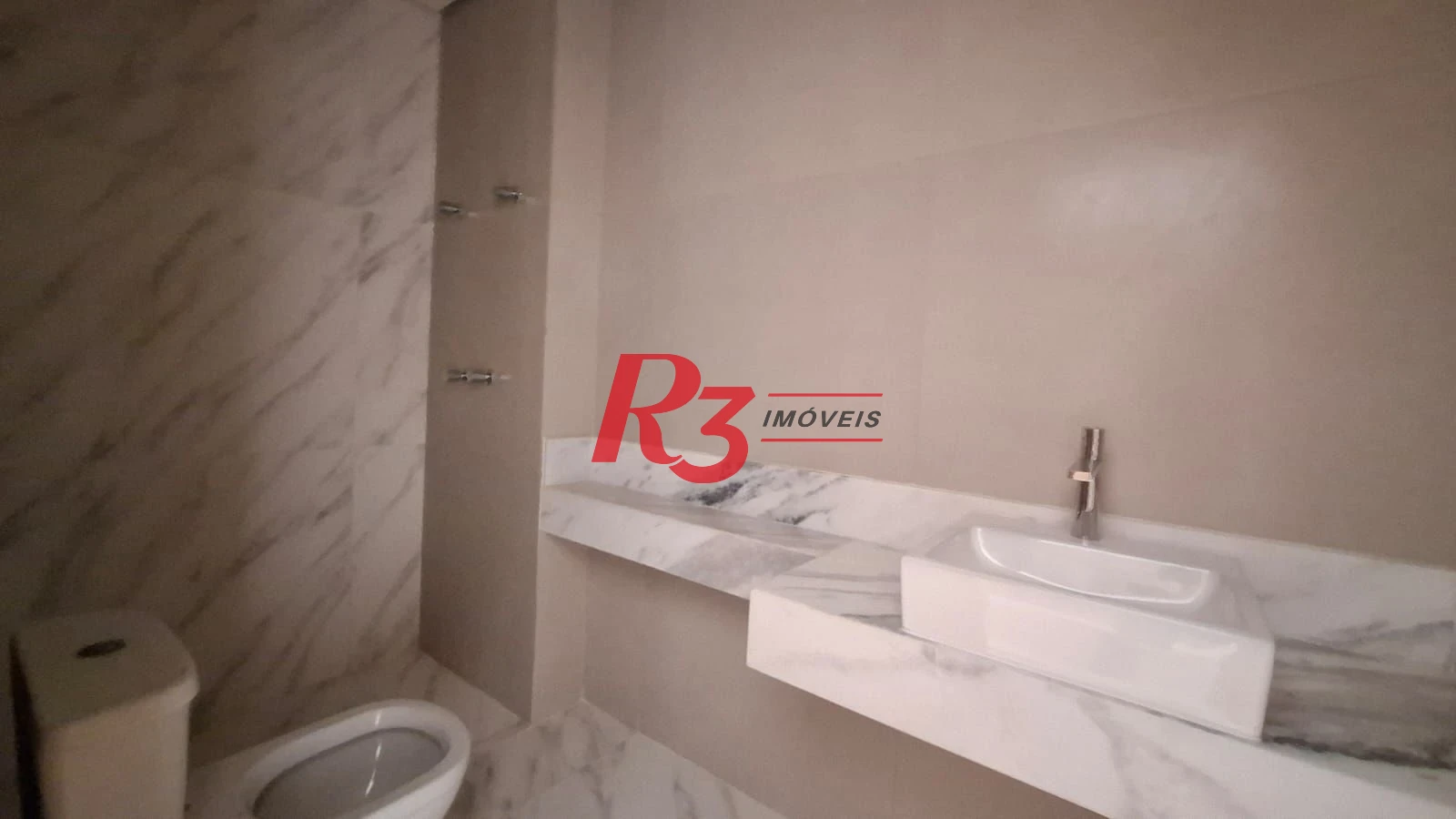 Apartamento novo à venda, 2 quartos (1 suite), próximo à praia, José Menino, Santos SP
