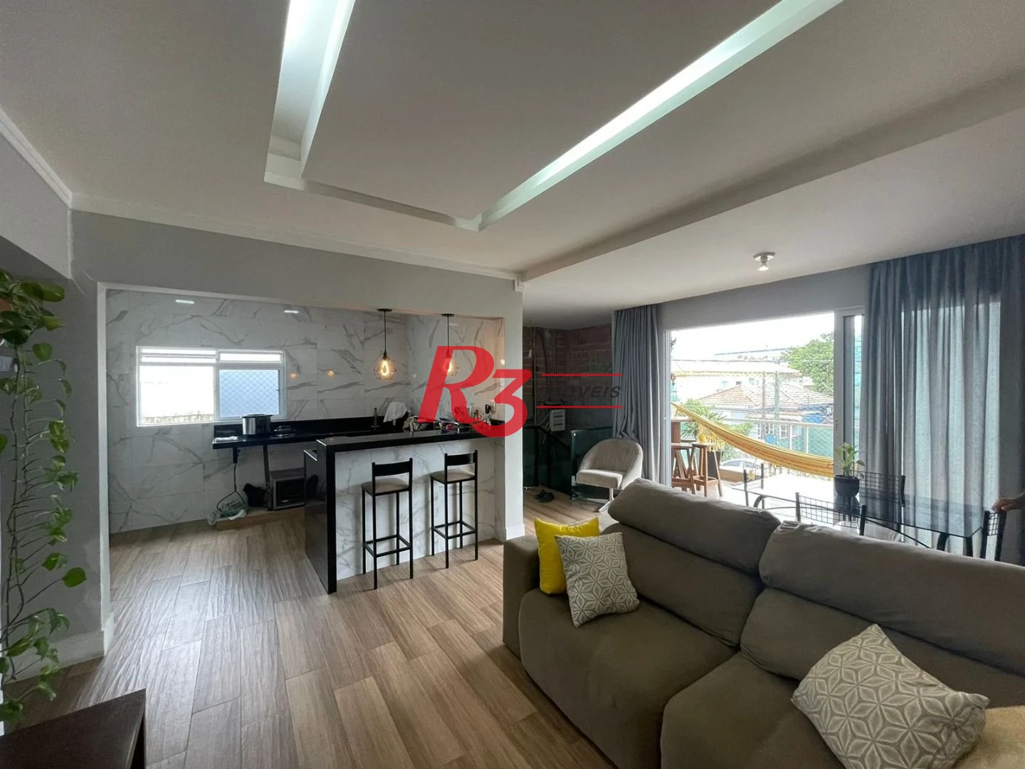Casa com 3 dormitórios à venda, 117 m² por R$ 950.000,00 - Estuário - Santos/SP