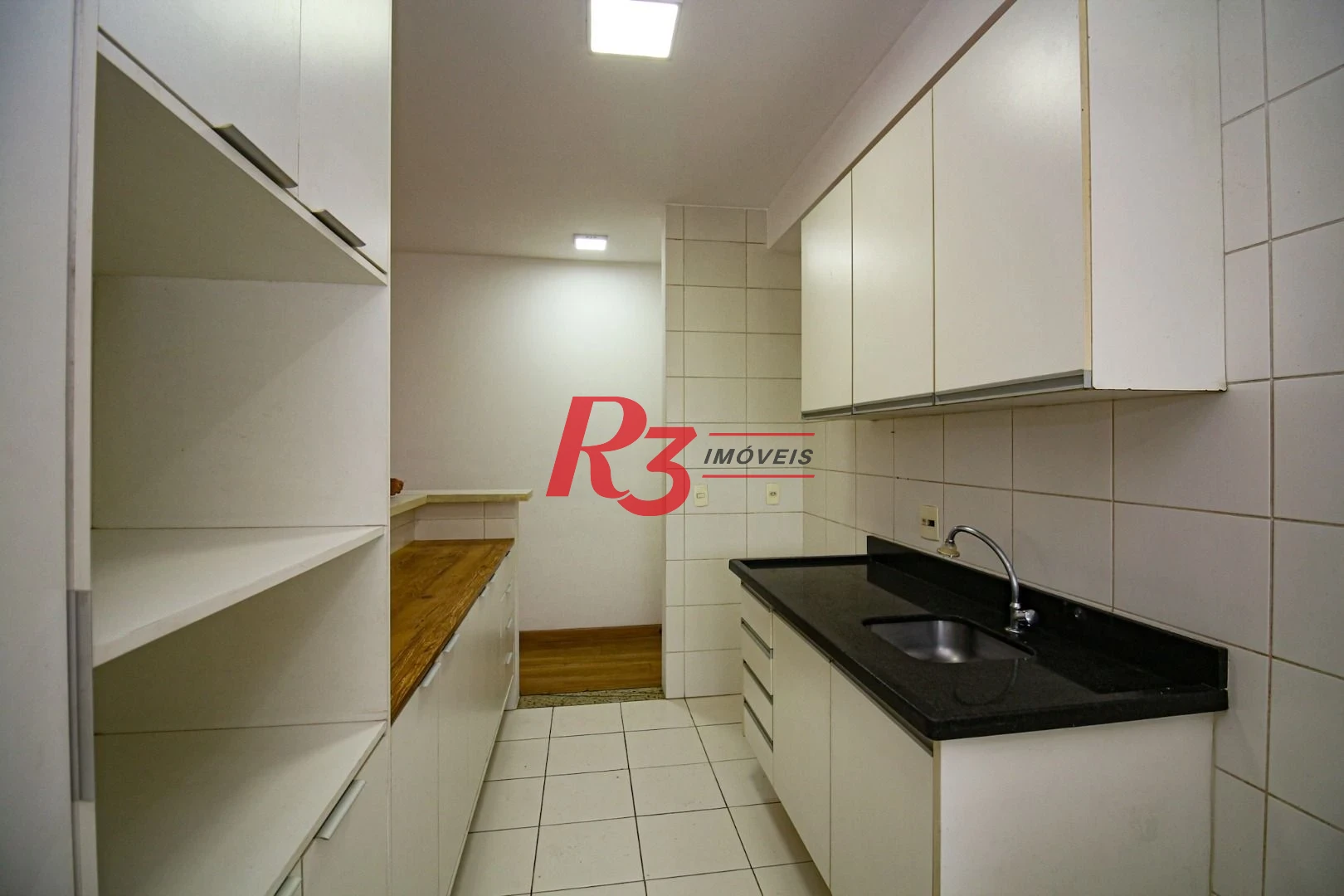 Apartamento com 3 dormitórios à venda, 77 m² por R$ 650.000,00 - Ponta da Praia - Santos/SP