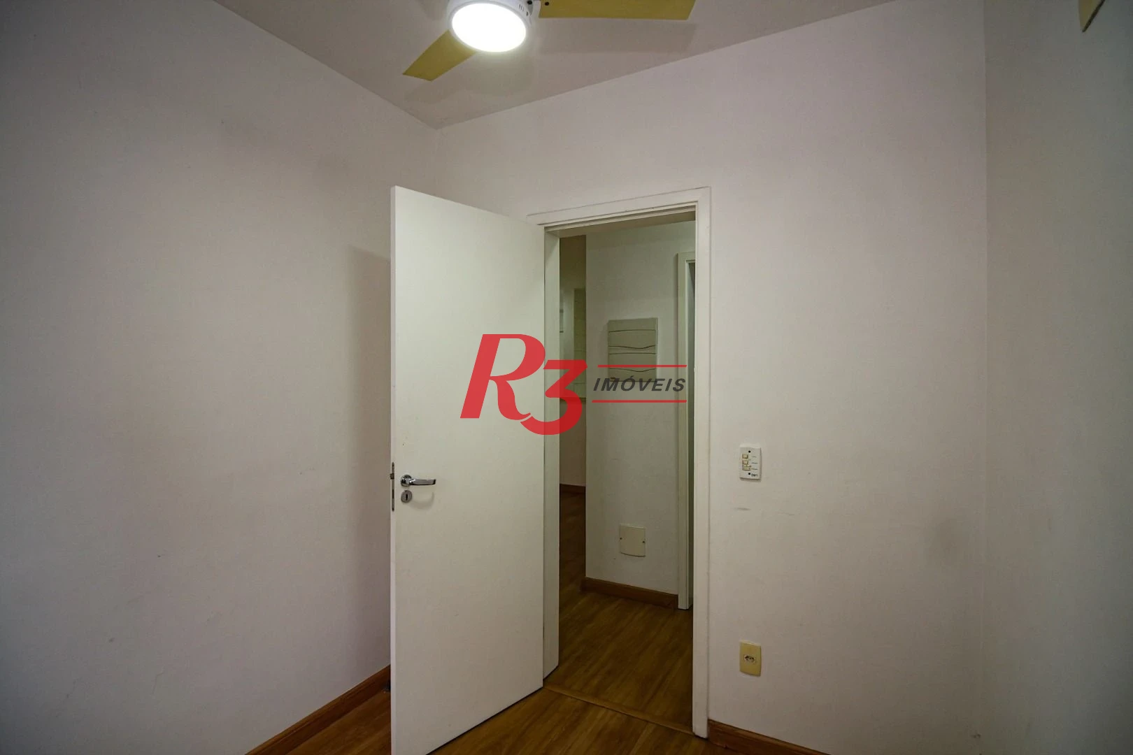 Apartamento com 3 dormitórios à venda, 77 m² por R$ 650.000,00 - Ponta da Praia - Santos/SP