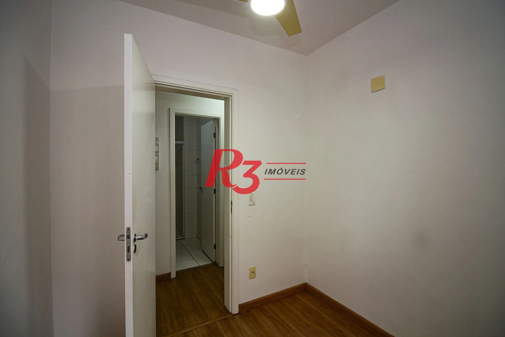 Apartamento com 3 dormitórios à venda, 77 m² por R$ 650.000,00 - Ponta da Praia - Santos/SP