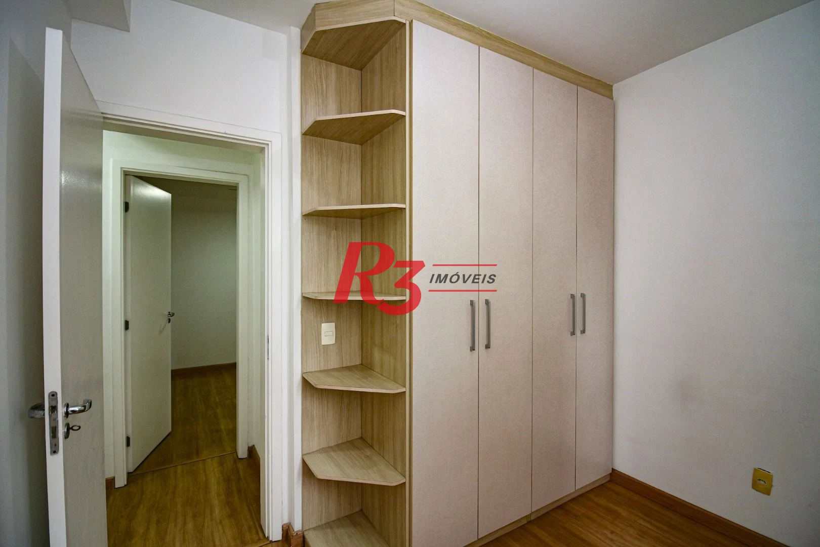 Apartamento com 3 dormitórios à venda, 77 m² por R$ 650.000,00 - Ponta da Praia - Santos/SP