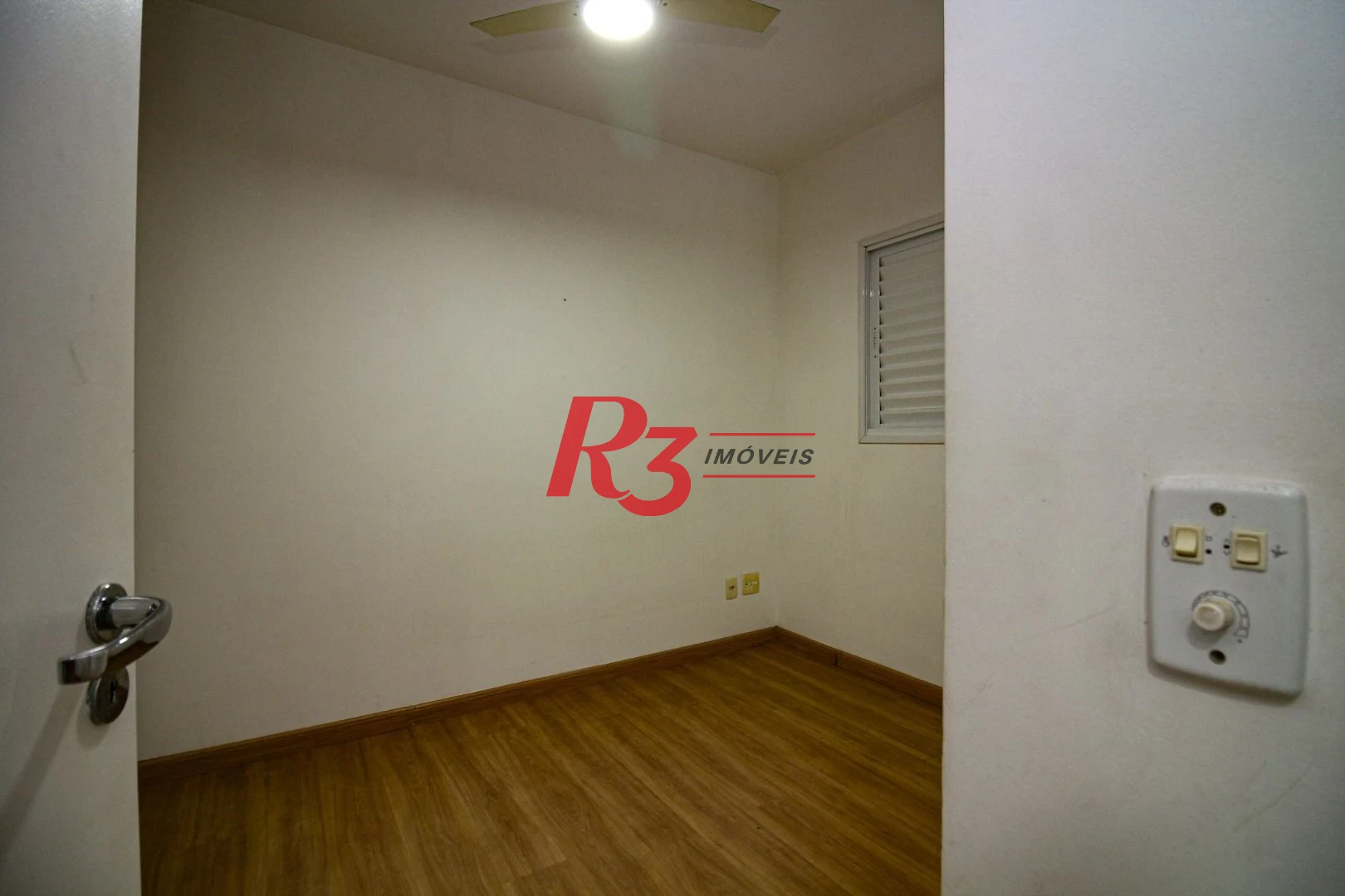 Apartamento com 3 dormitórios à venda, 77 m² por R$ 650.000,00 - Ponta da Praia - Santos/SP