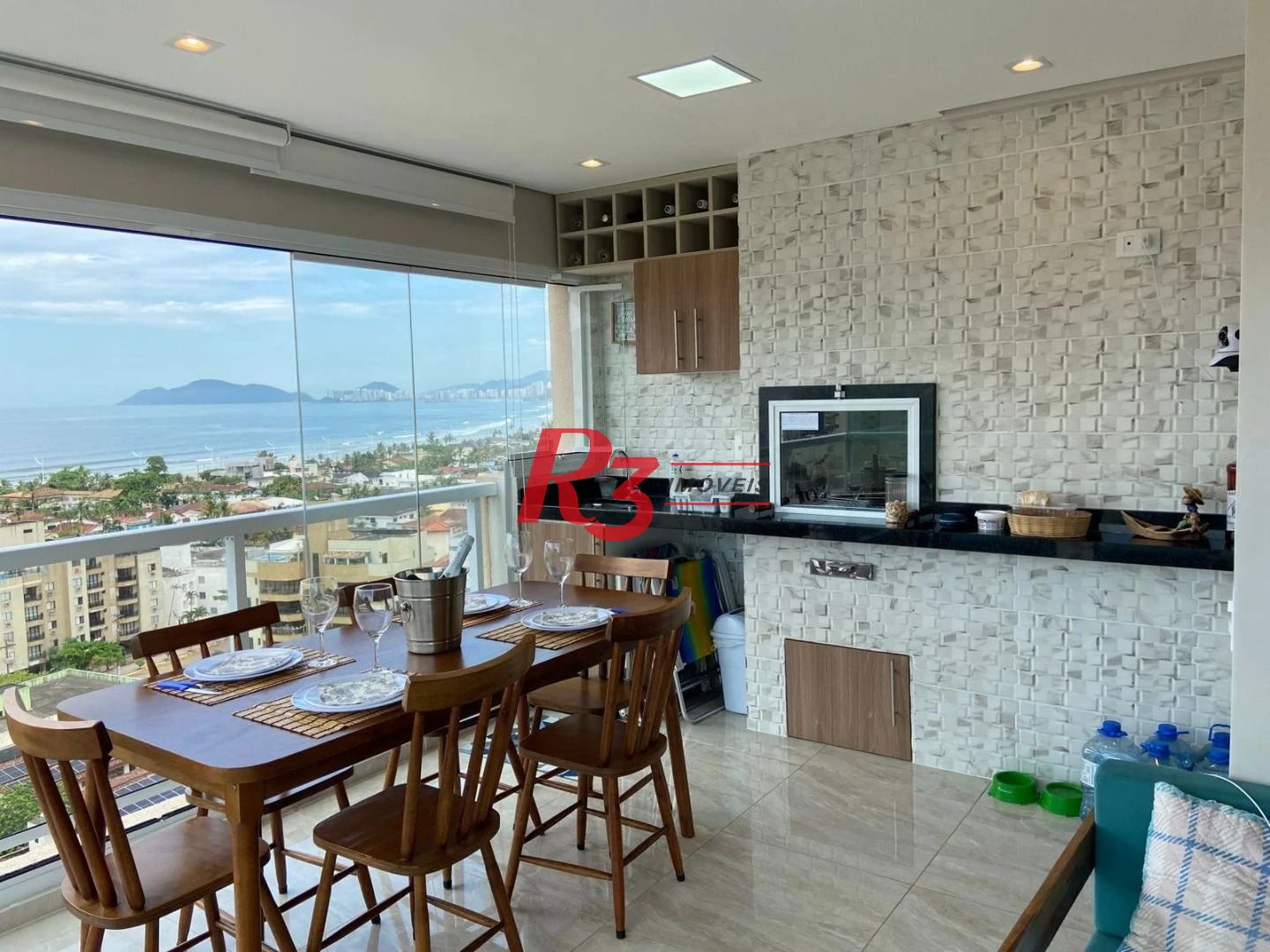 Apartamento com 2 dormitórios à venda, Vista Mar - Porteira Fechada no Guarujá/SP