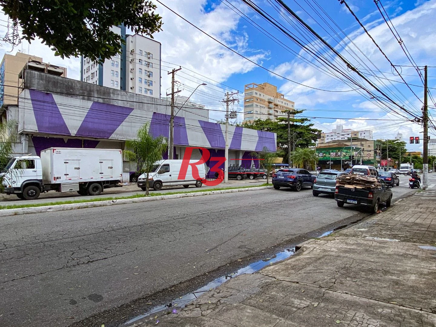Alugar loja 250m² com Mezanino 3 Vagas  Bairro Aparecida.
