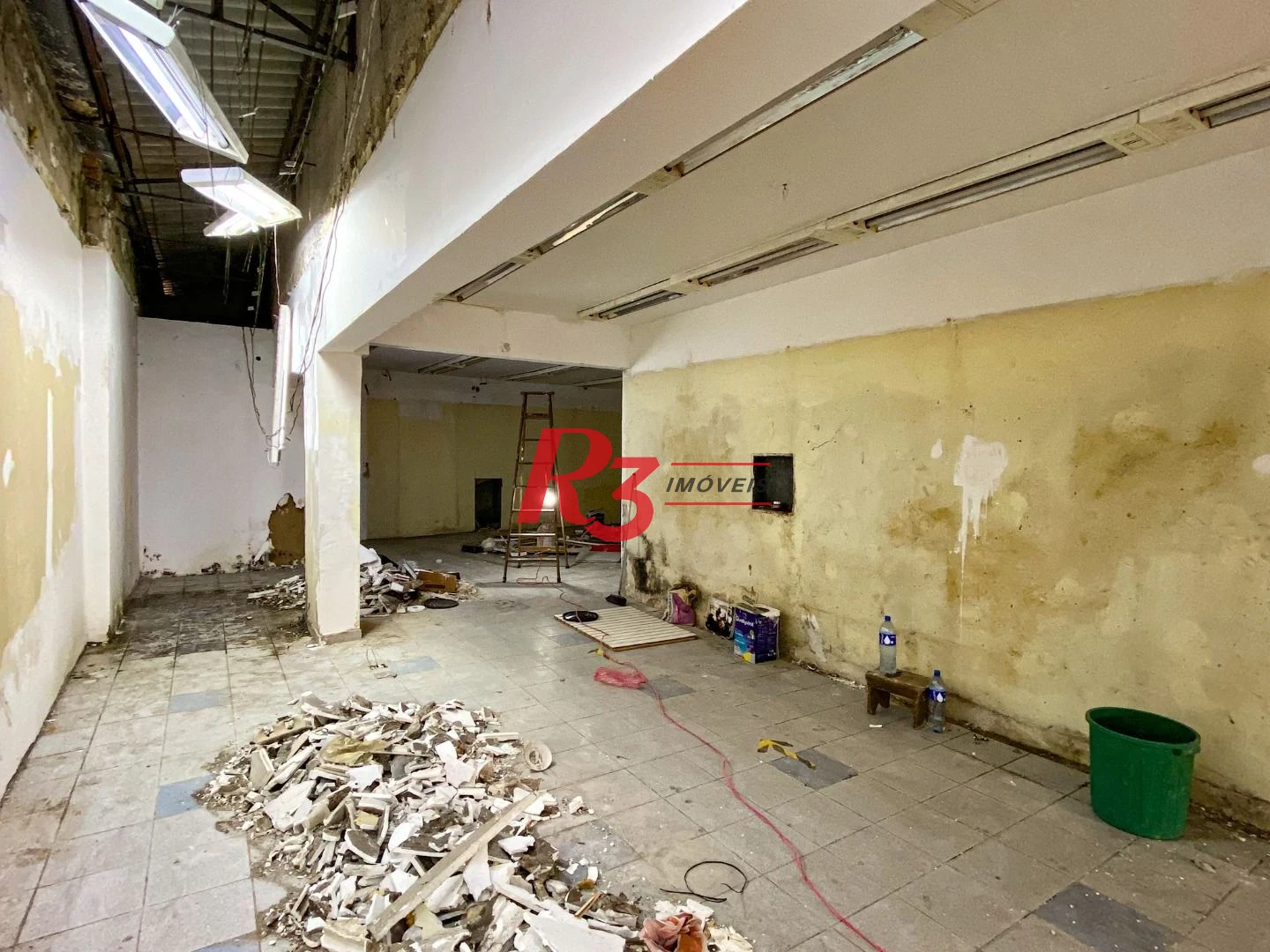 Alugar loja 250m² com Mezanino 3 Vagas  Bairro Aparecida.