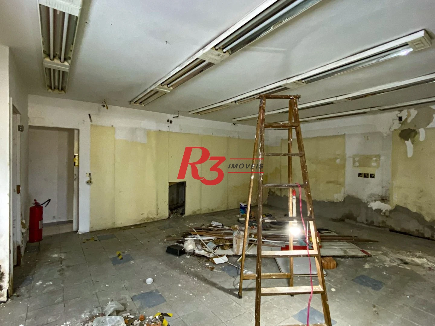 Alugar loja 250m² com Mezanino 3 Vagas  Bairro Aparecida.