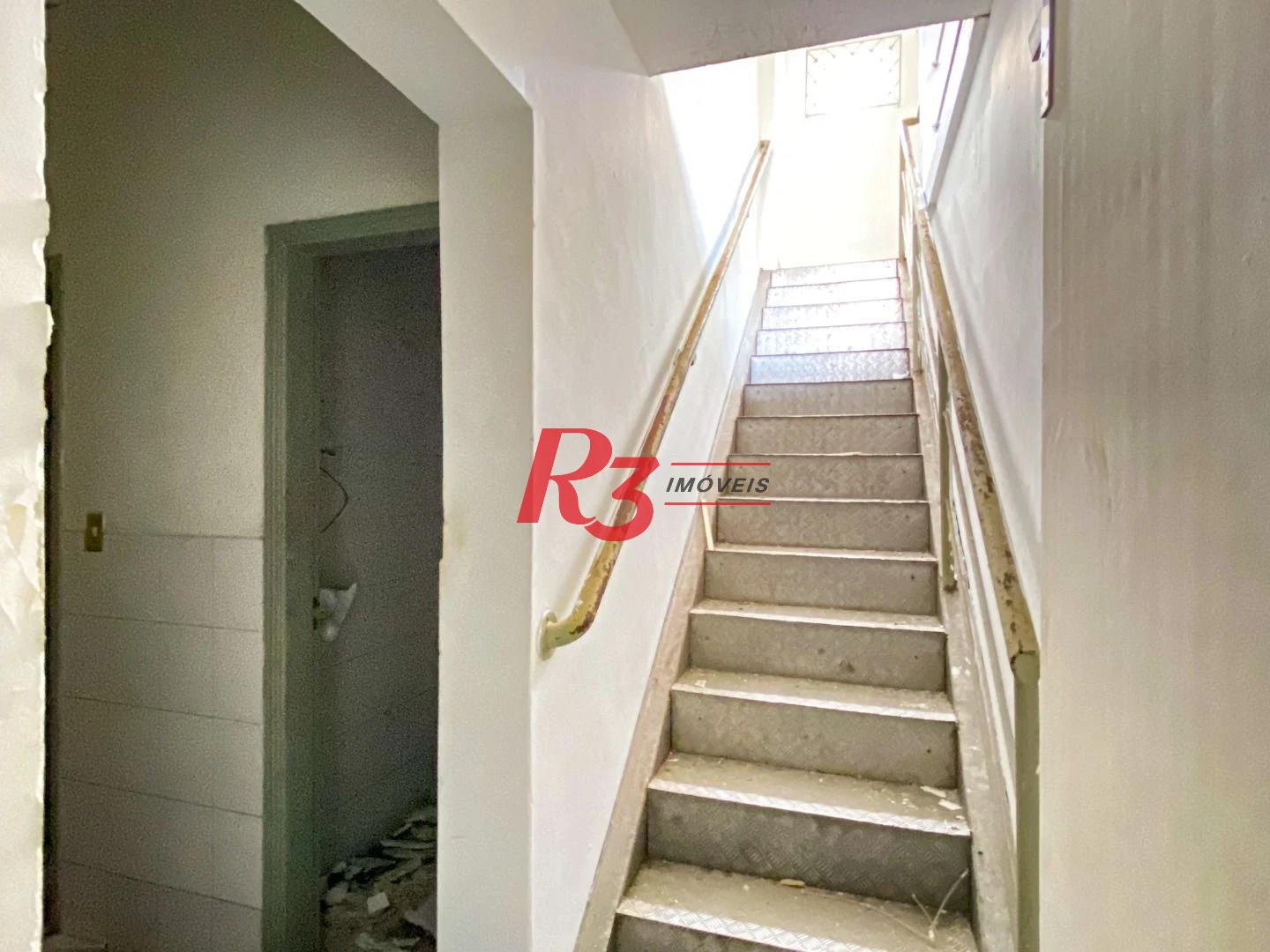 Alugar loja 250m² com Mezanino 3 Vagas  Bairro Aparecida.